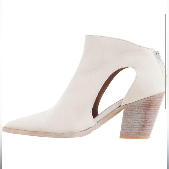 NWT Free People Leather Wilder Pointed Toe Booties - Picture 1 of 8